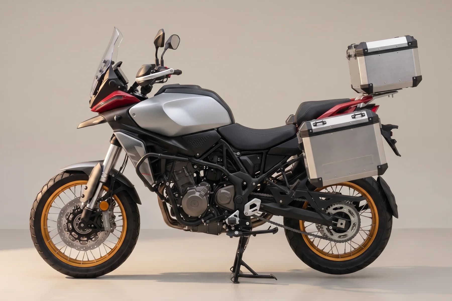 Adventure 700 with aluminium panniers and top box
